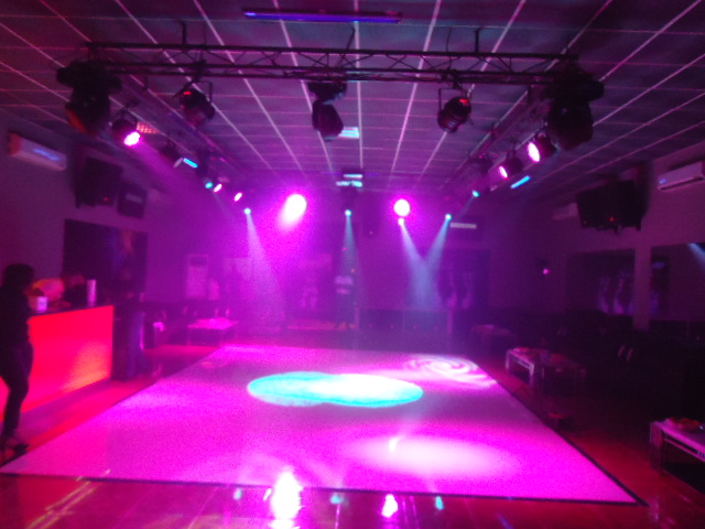 cenario de luzes na festa